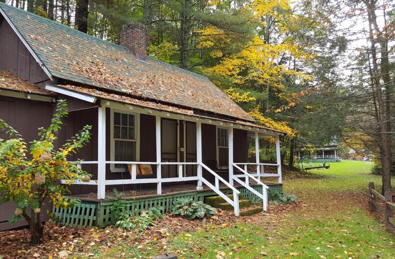 The Cabins At Healing Springs Crumpler Exterior photo