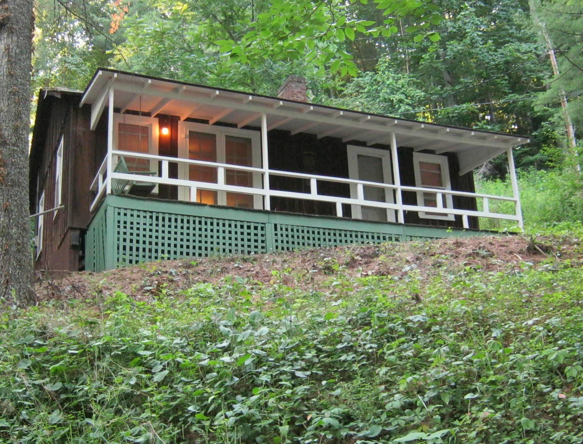 The Cabins At Healing Springs Crumpler Exterior photo