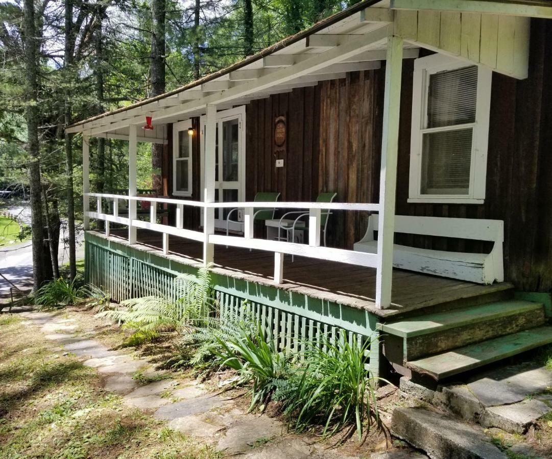 The Cabins At Healing Springs Crumpler Exterior photo